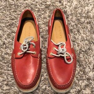Size 8.5 Sperry top siderGOLD CUP
